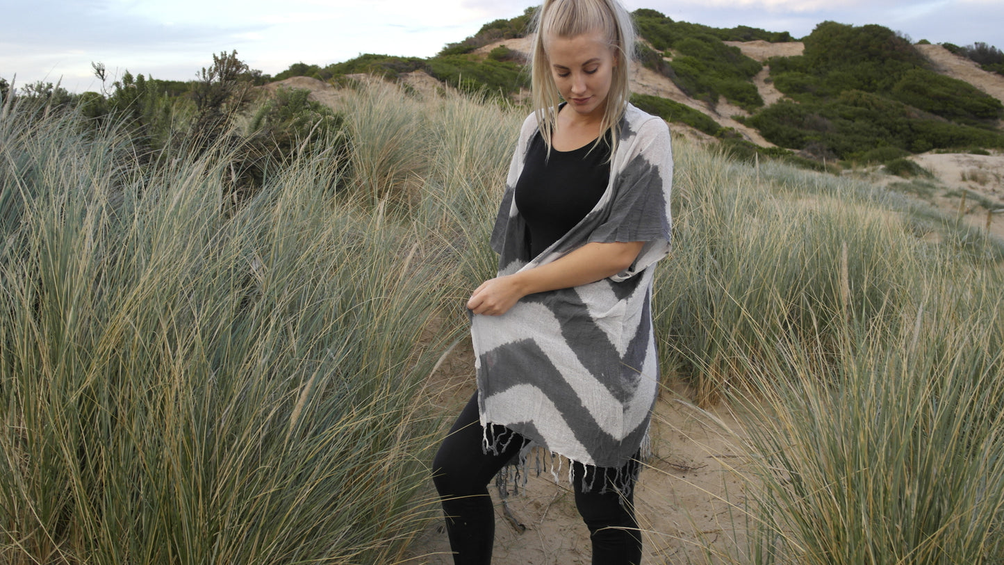 Sunseeker Kimono Mid length- Grey Zig zag