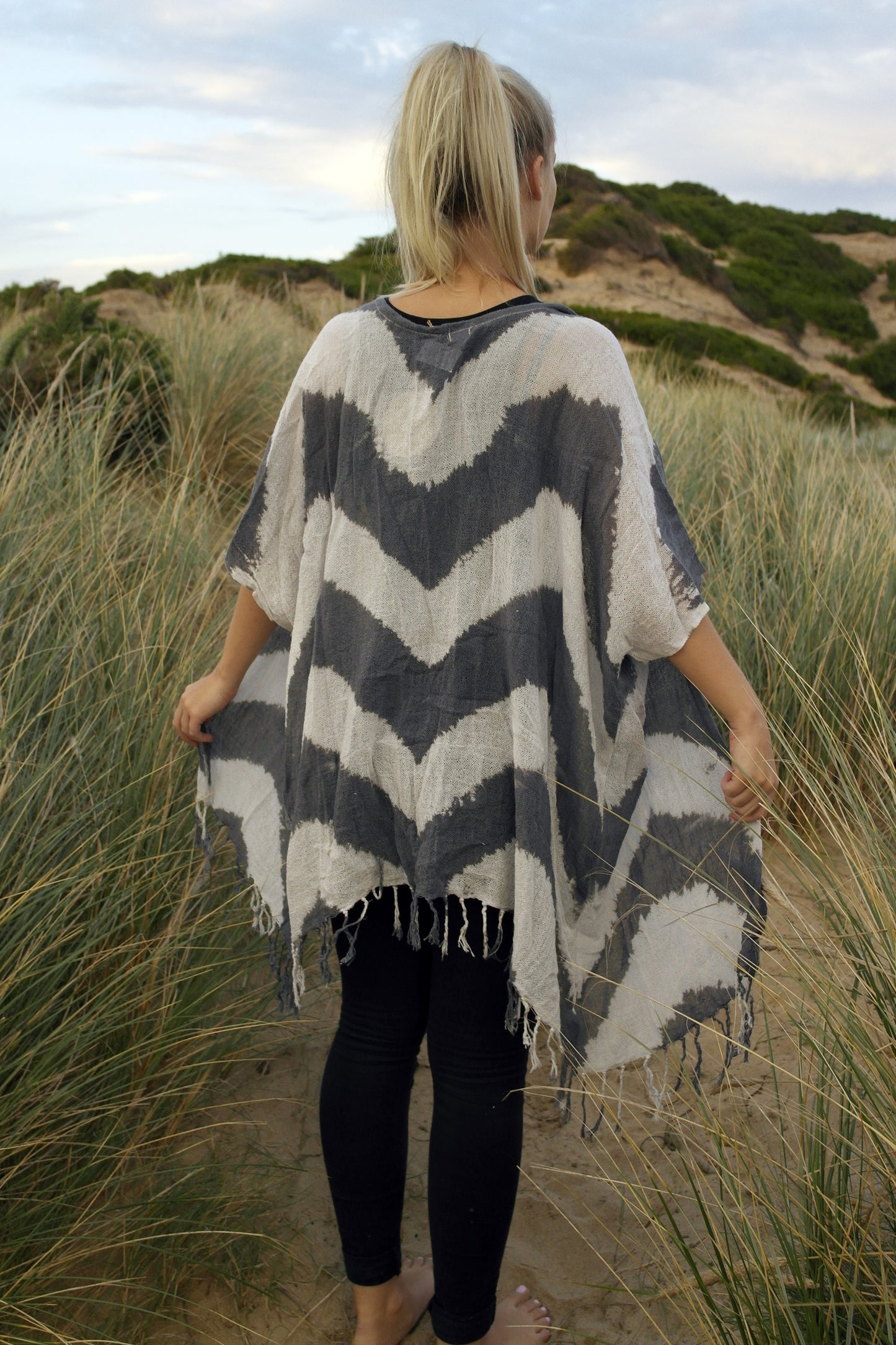 Sunseeker Kimono Mid length- Grey Zig zag