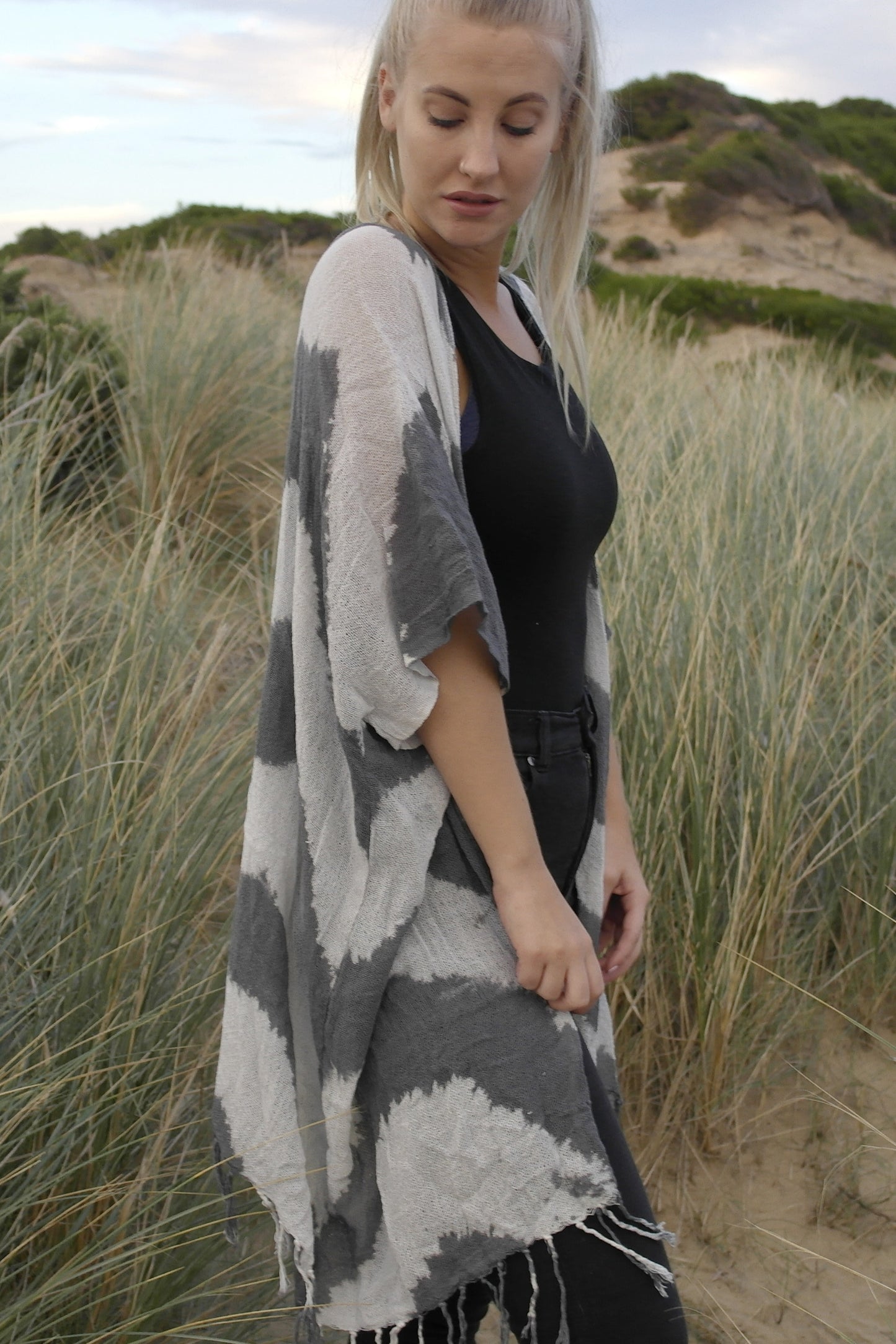 Sunseeker Kimono Mid length- Grey Zig zag